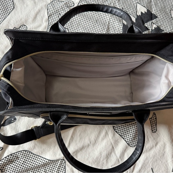 Maevn Water Resistant Multifunctional Bag - Picture 4 of 4